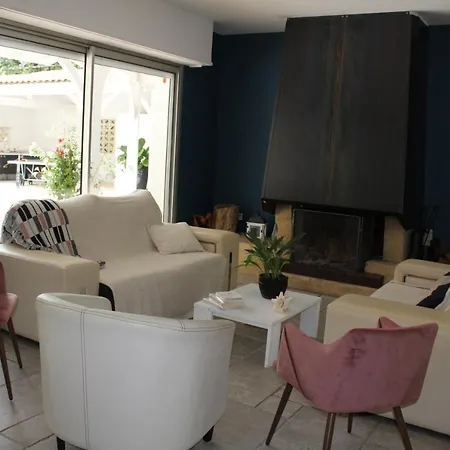 Avec Piscine Villa