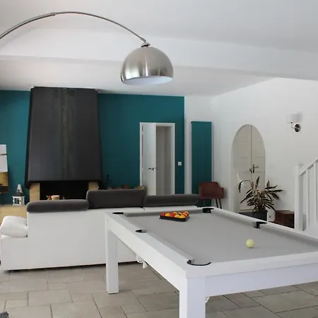 Avec Piscine *
